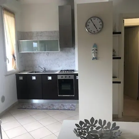 Appartement Pinarella Centro Con Ampio Balcone Vicino Al Mare